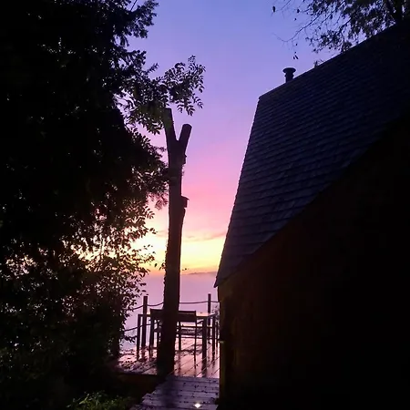 De L'espinette בקתה *